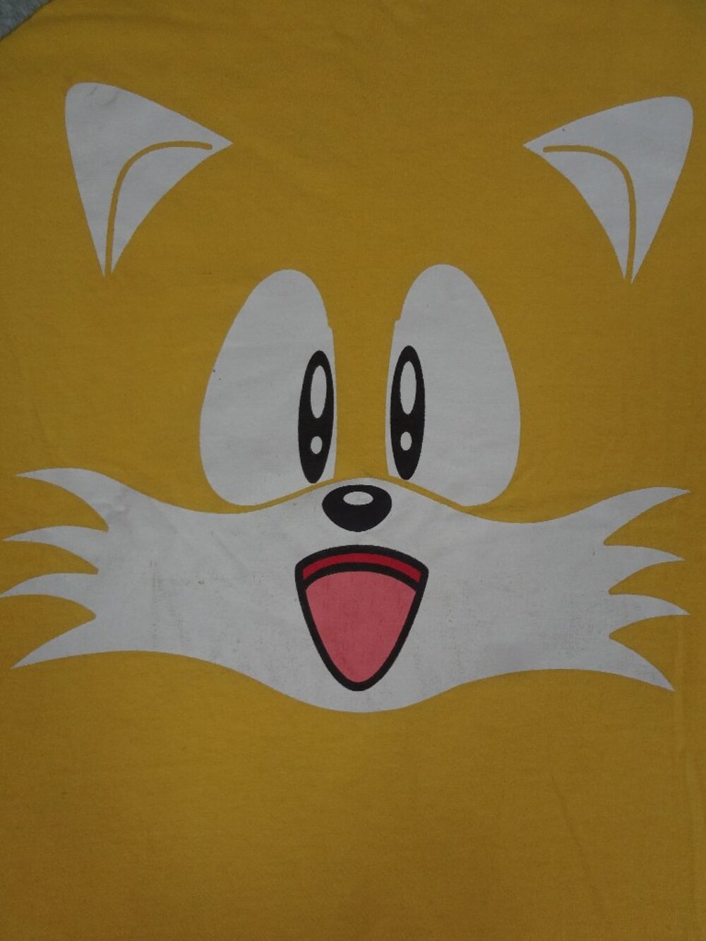 SONIC THE HEDGEHOG TAILS FACE GRAY SLEEVES YELLOW YOUTH 10 T-SHIRT M121